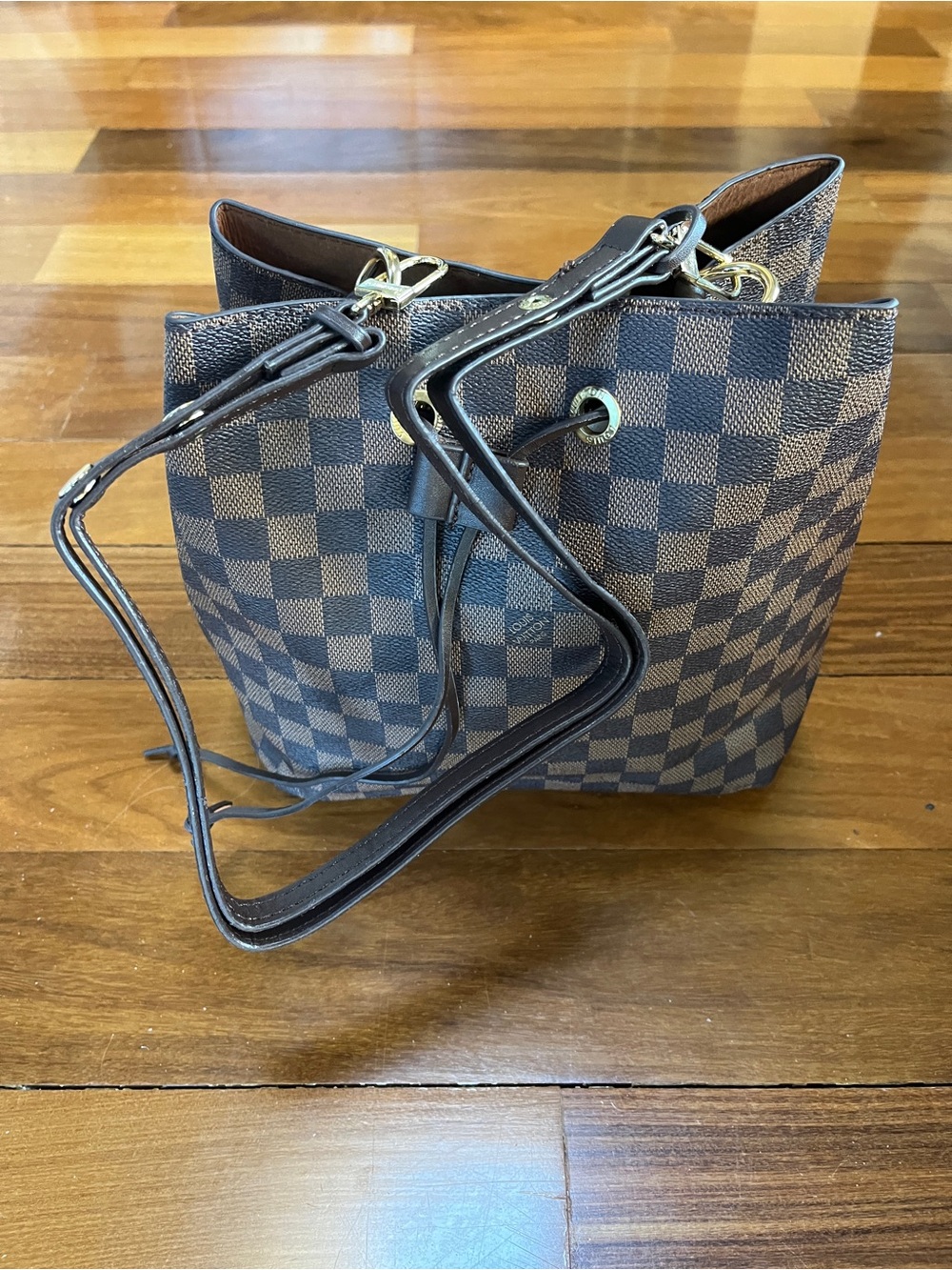 Checkered Drawstring Shoulder Bag in Brown